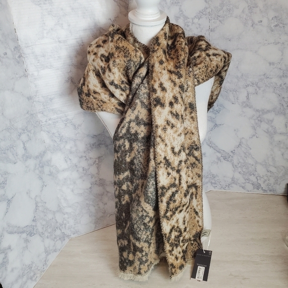 Worthington‎ Blanket Scarf Snakeprint Acrylic Raw Edge Tan Black New with tags - Picture 1 of 7